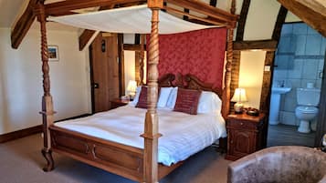 Double or Twin Room (Feature) | Premium bedding, individually decorated, individually furnished, desk