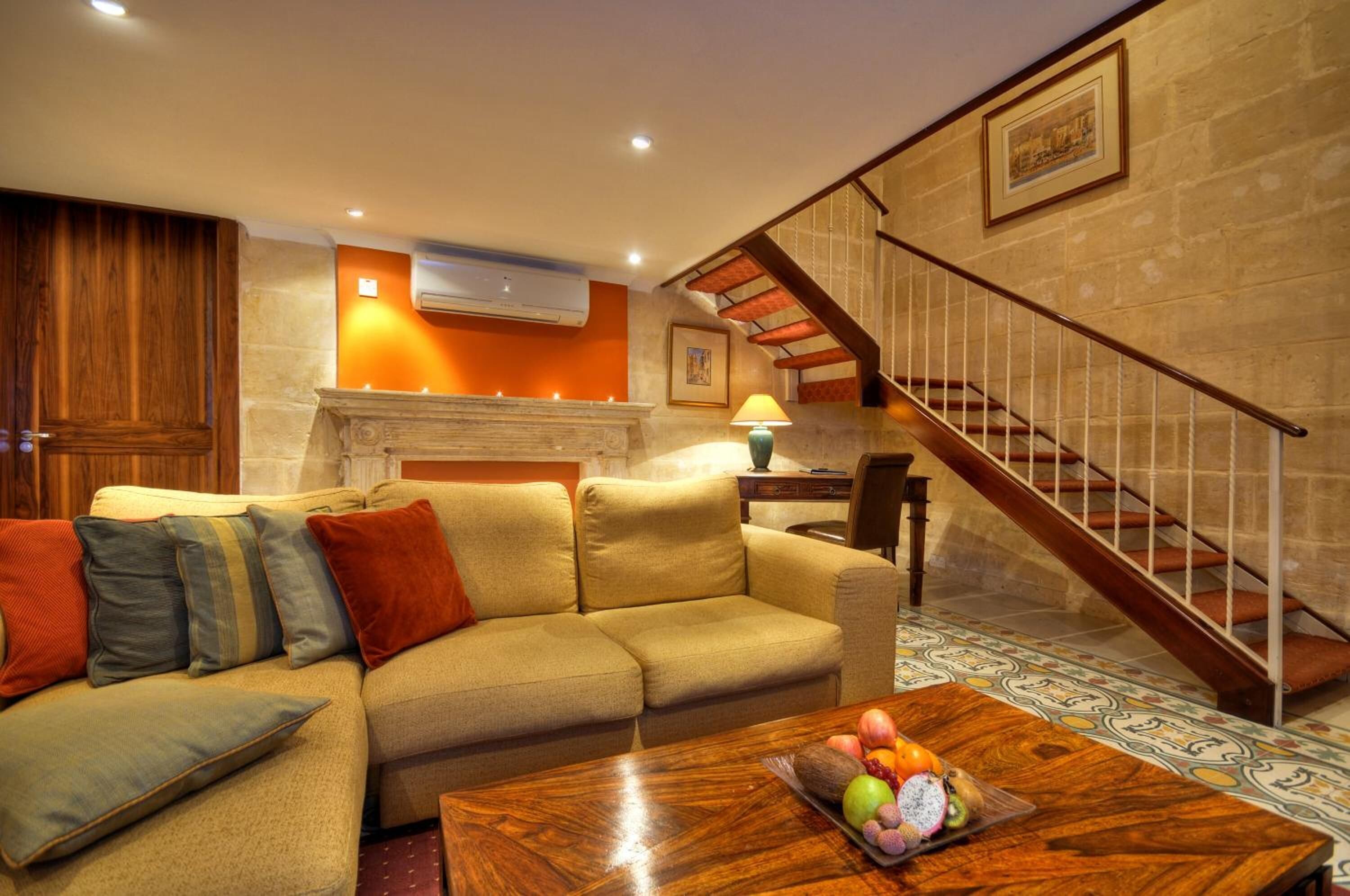 42-inch lcd tv with satellite channels, tv