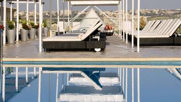 Indoor pool, outdoor pool