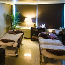 Couples treatment room(s), sauna, Turkish bath/hammam, body treatments