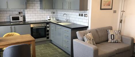 Suite (Self catering) | Private kitchen