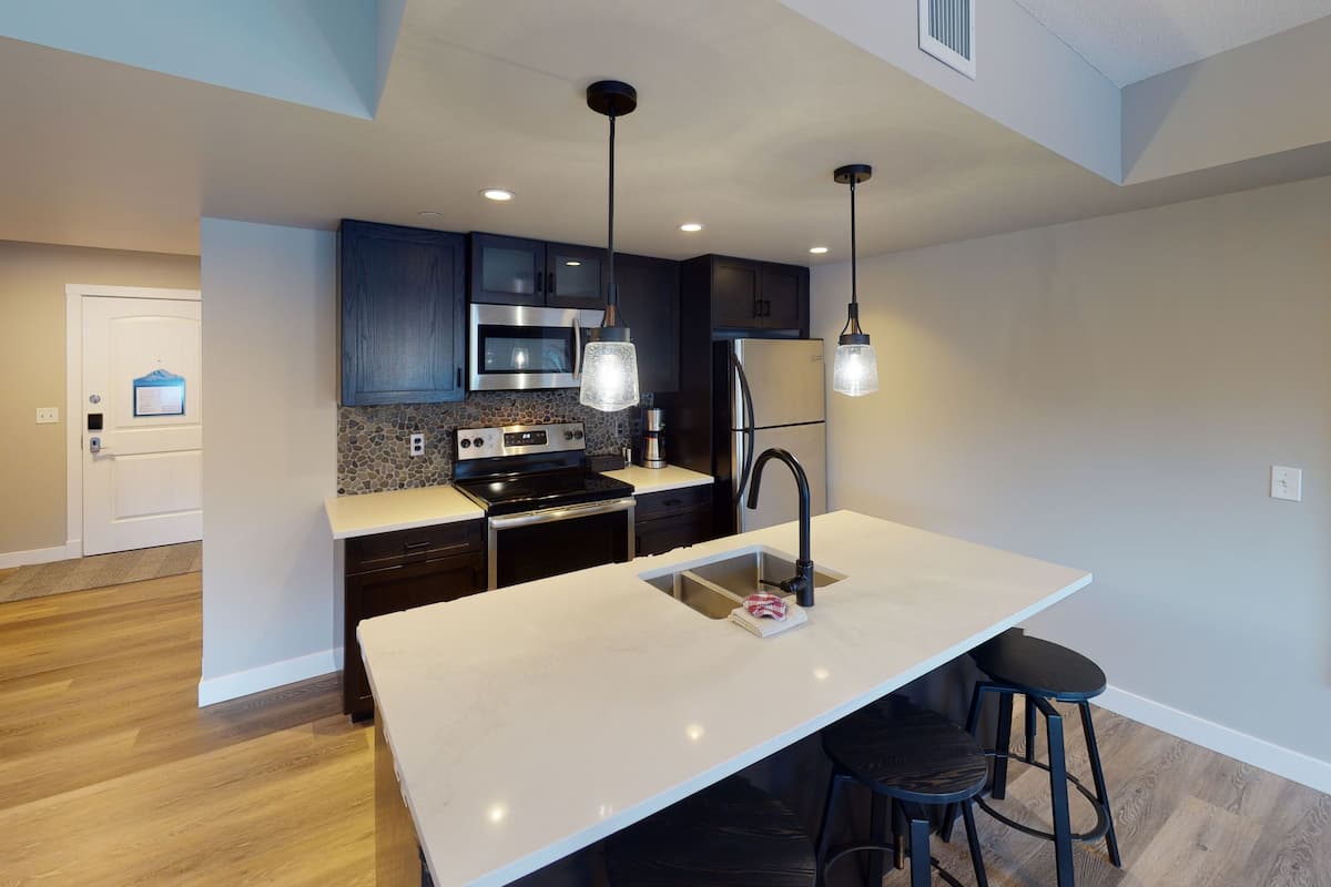 cp # 4208 two bedroom + den, two story | private kitchen | fridge, microwave, oven, stovetop