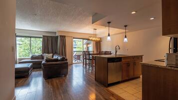 CP # 3207 Two Bedroom + Den, Two story | Private kitchen | Fridge, microwave, oven, stovetop