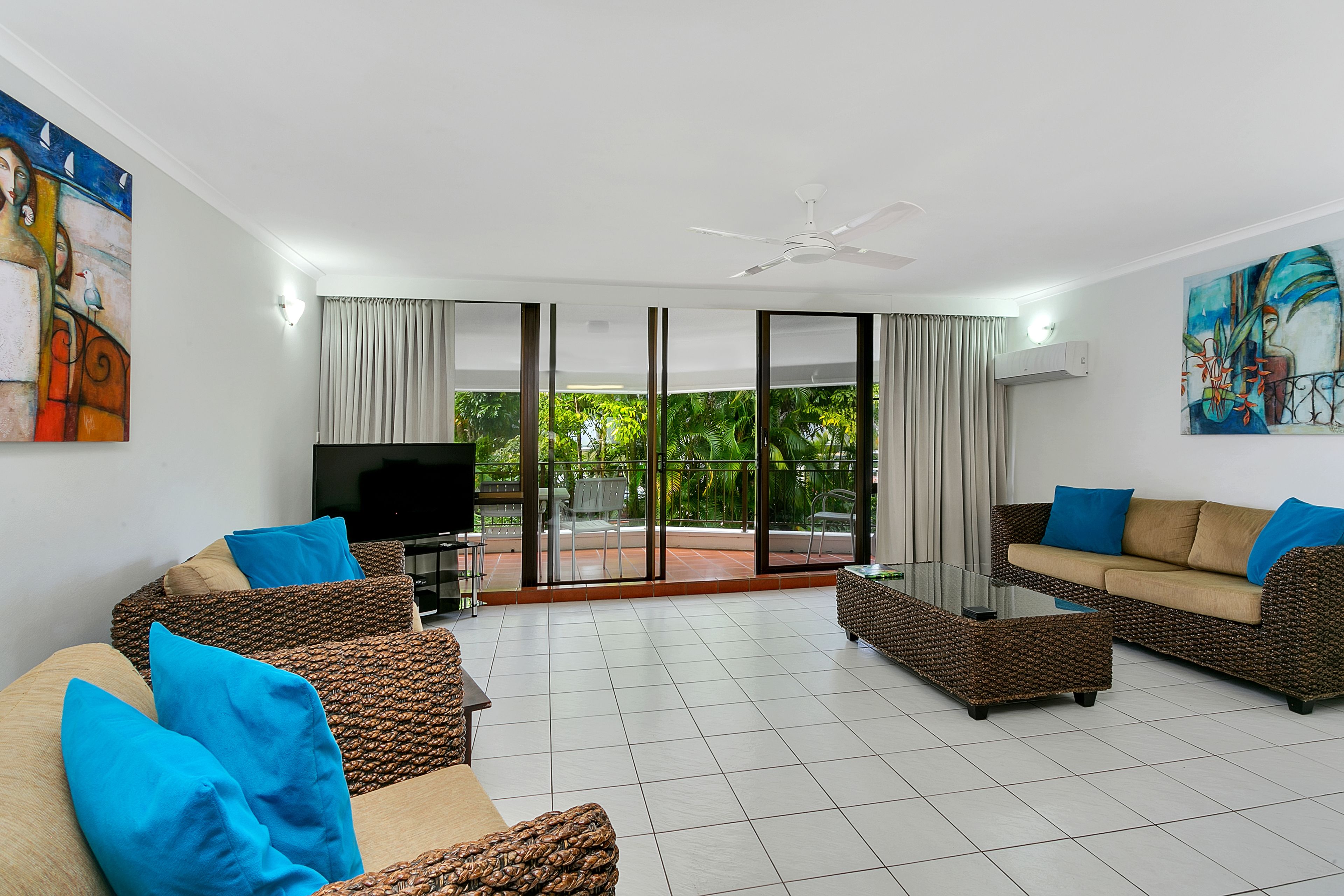 Roydon Beachfront Apartments — image 16