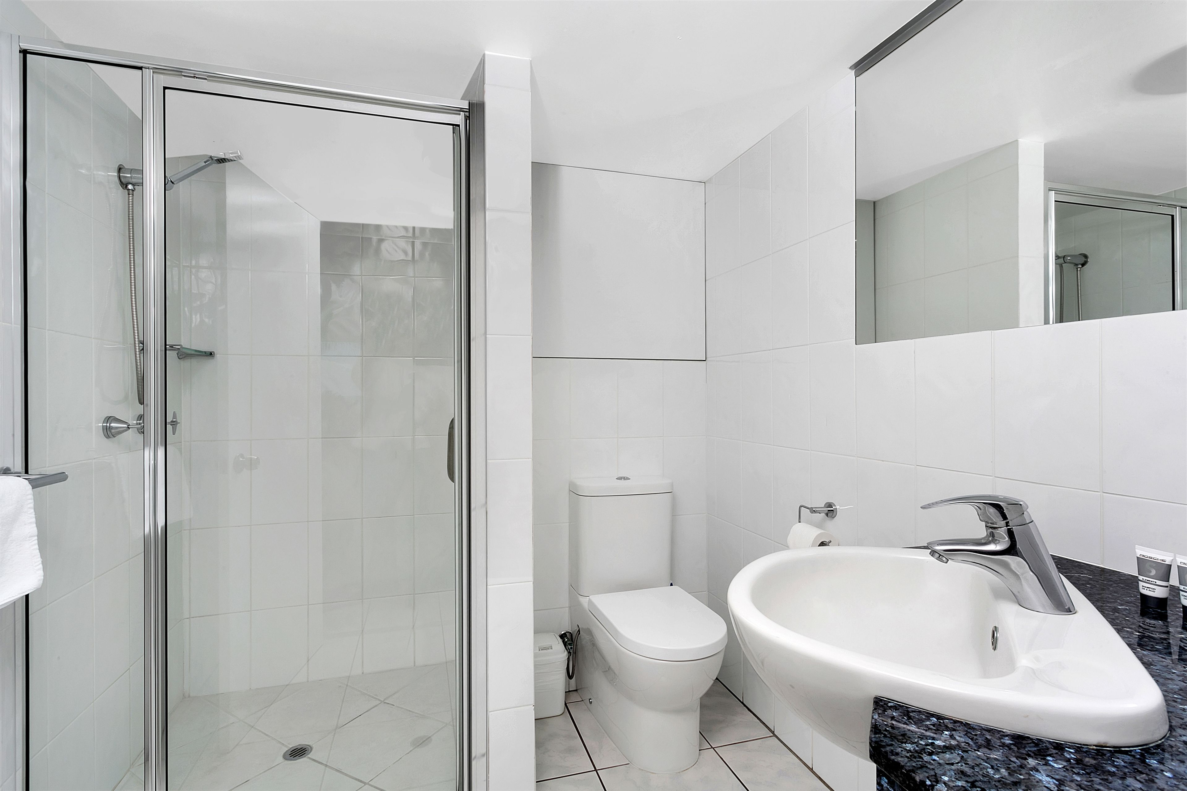 Roydon Beachfront Apartments — image 14