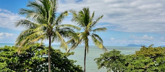 Roydon Beachfront Apartments