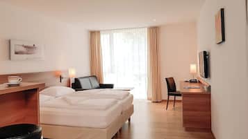 Télévision de 43 pouces avec chaßnes par satellite, Netflix, jouets