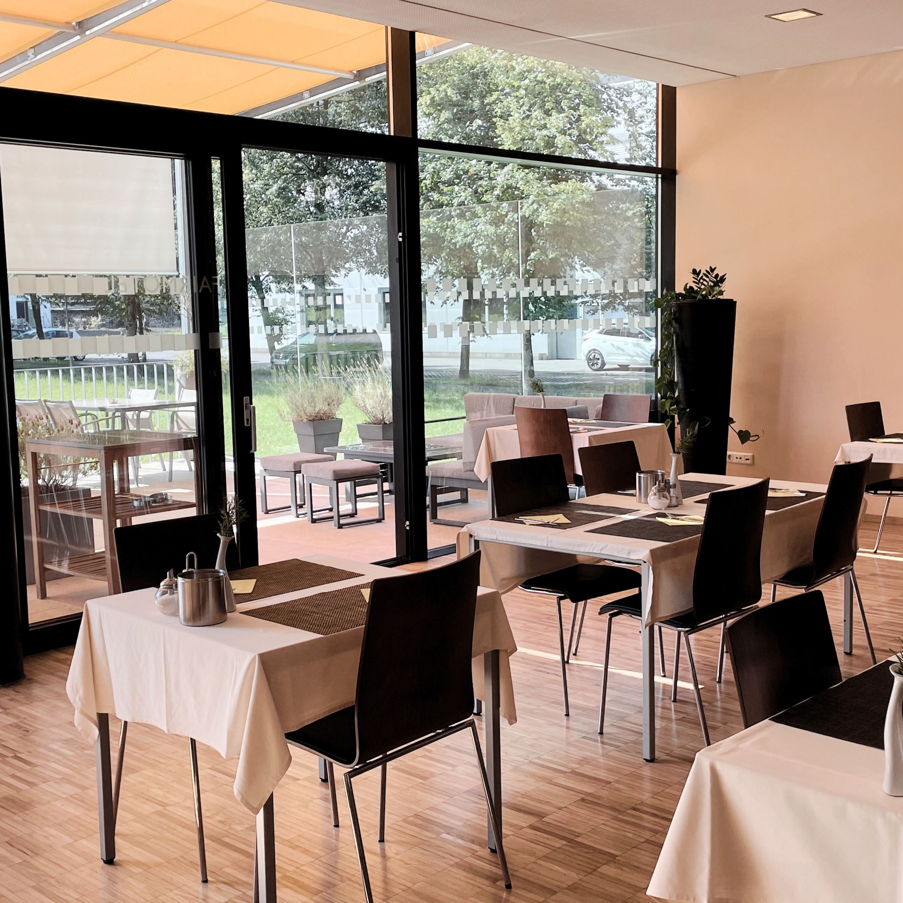 Frühstücksbuffet unter der Woche gegen Gebühr