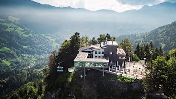 Pemandangan sekitar dari properti