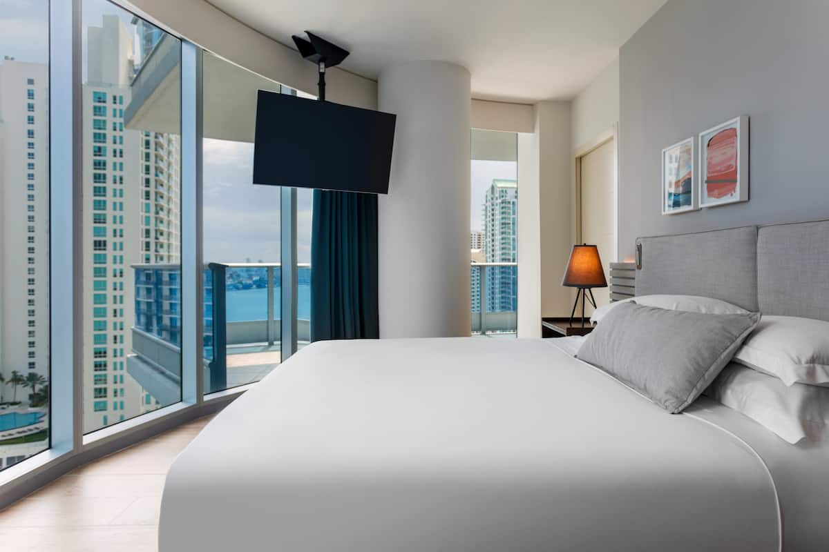 1 bedroom, premium bedding, pillowtop beds, minibar