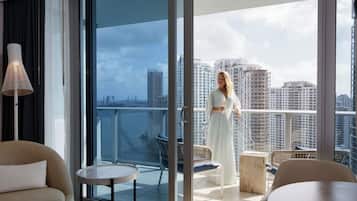 Lakosztály, 1 king (extra méretű) franciaágy (High Floor) | 1 hálószoba, prémium ágynemű, kényelmi párnázat és minibár
