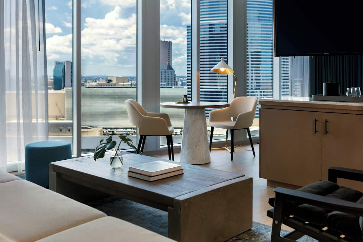 Premium bedding, pillow-top beds, minibar, in-room safe