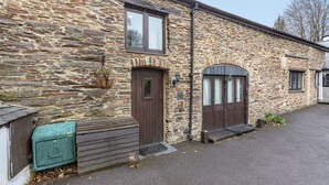 Romantic Apartment, Private Bathroom (Dog-friendly) | Exterior - Harrabeer Country House (Yelverton)