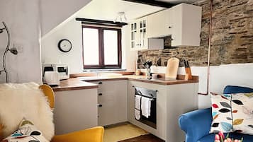 Romantic Apartment, Private Bathroom (Dog-friendly) | Lounge