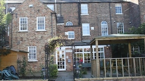 Exterior - Holgate Bridge (York)