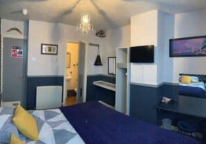 Double Room, 1 King Bed