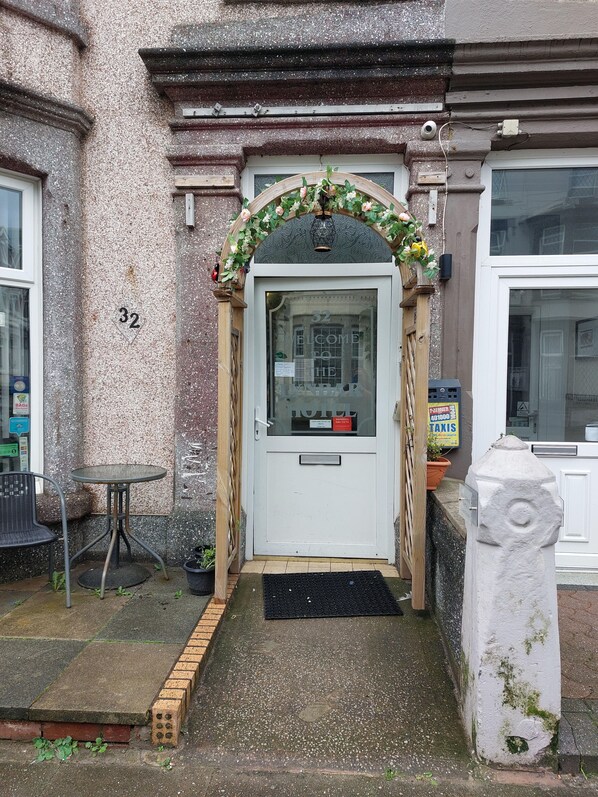 Exterior - Lynbar Hotel (Blackpool)
