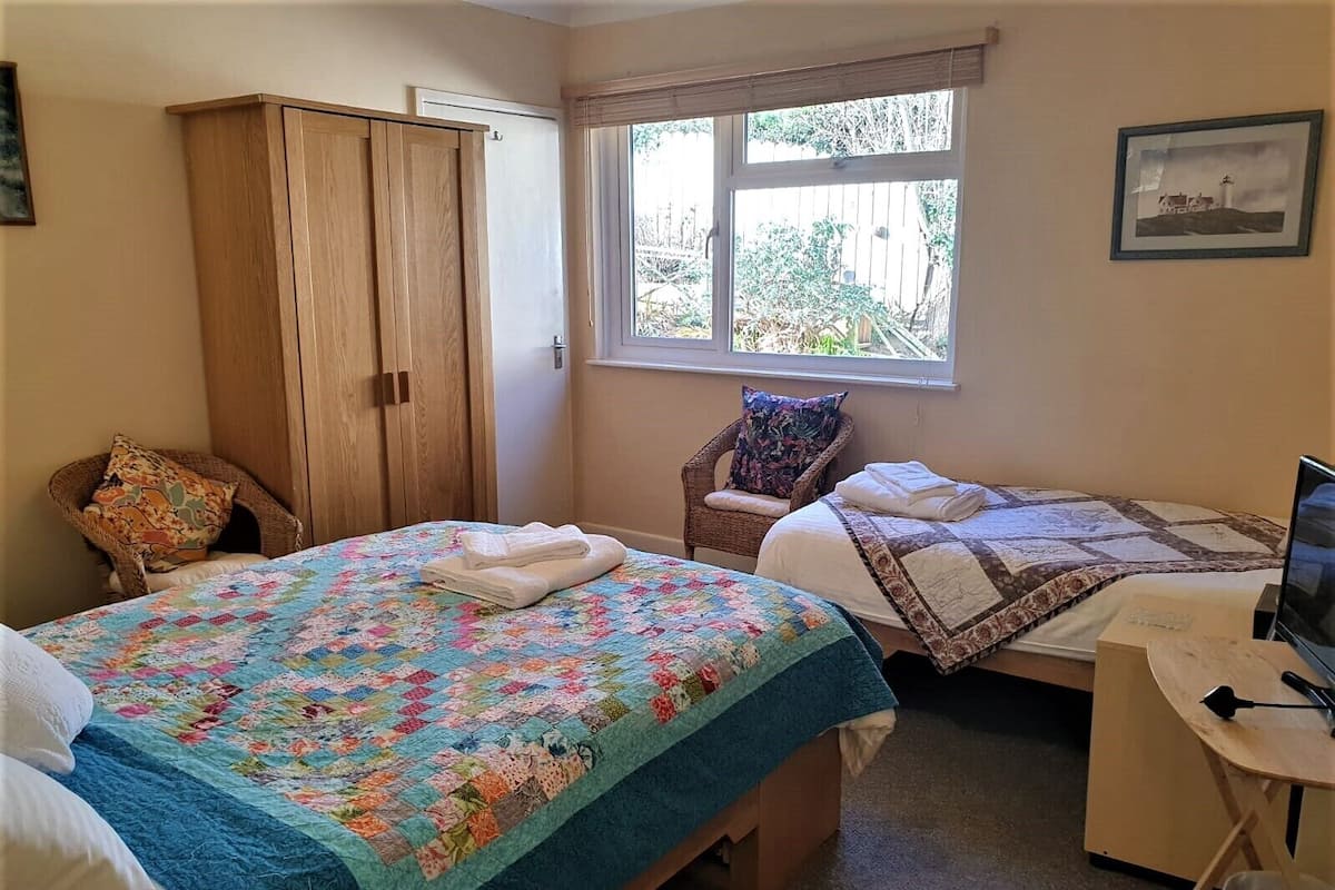 Suite, Ensuite (2 Adults & 1 Child)