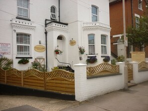 숙박 시설 정면