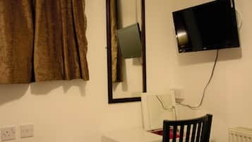 Single Room | Individually furnished, desk, iron/ironing board, free WiFi
