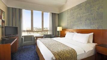 Egyptian cotton sheets, premium bedding, pillow-top beds, in-room safe