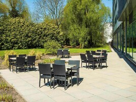 Breakfast, lunch, dinner served; Regional cuisine 