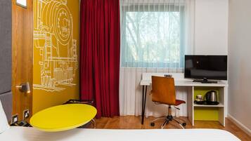 Desk, blackout drapes, iron/ironing board, free WiFi