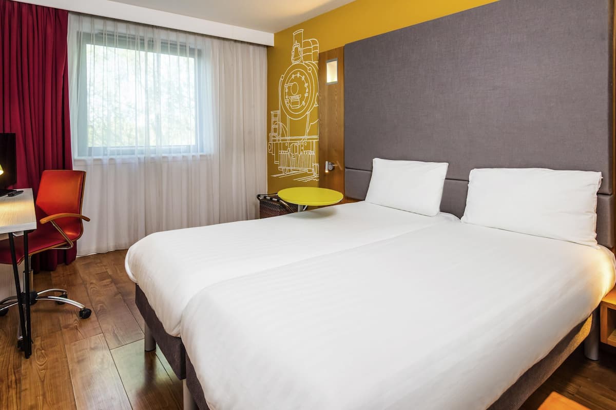 Room, 2 Twin Beds (The Duet) | Desk, blackout drapes, iron/ironing board, free WiFi