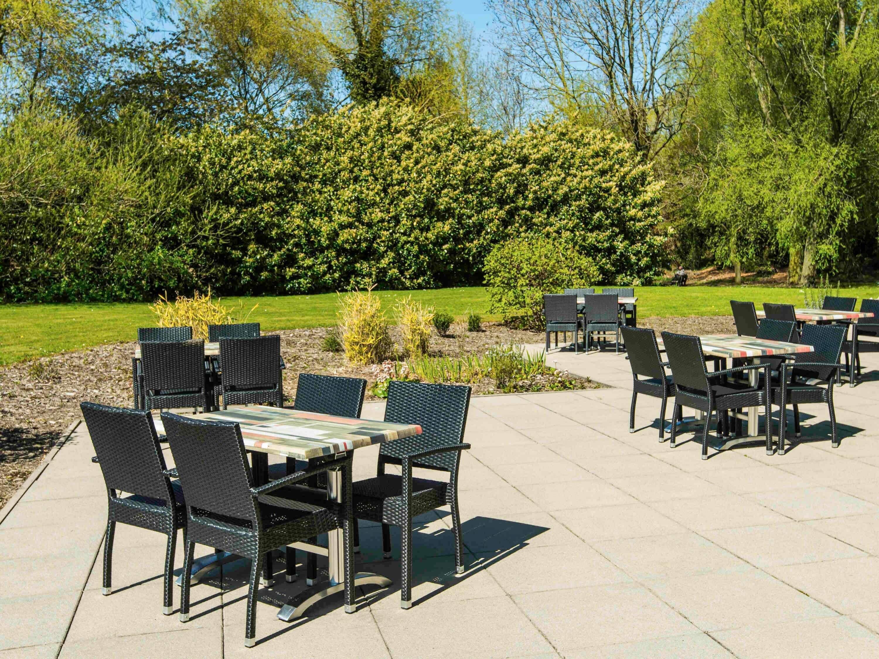 breakfast, lunch, dinner served; regional cuisine