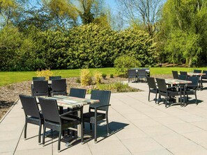 Breakfast, lunch, dinner served; Regional cuisine - ibis Styles Crewe (Crewe)