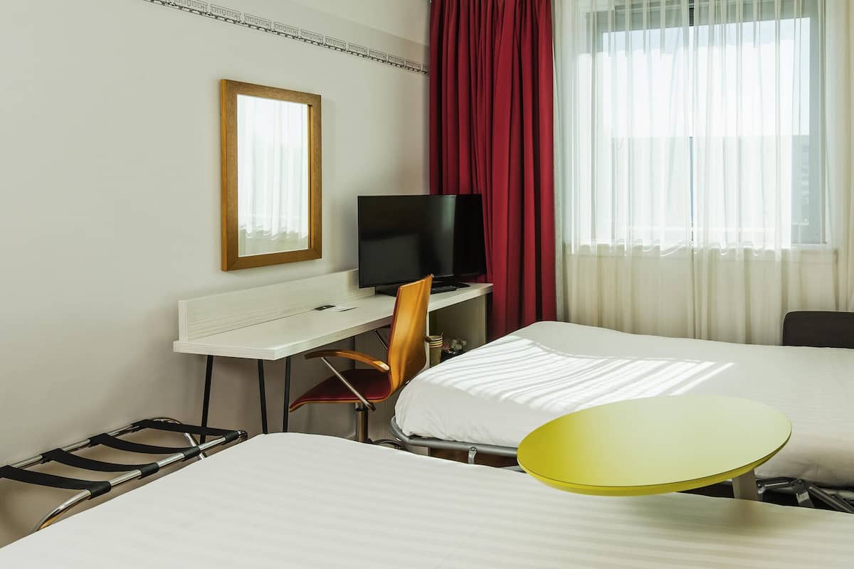 Family Room, Multiple Beds (The Family) | Desk, blackout drapes, iron/ironing board, free WiFi