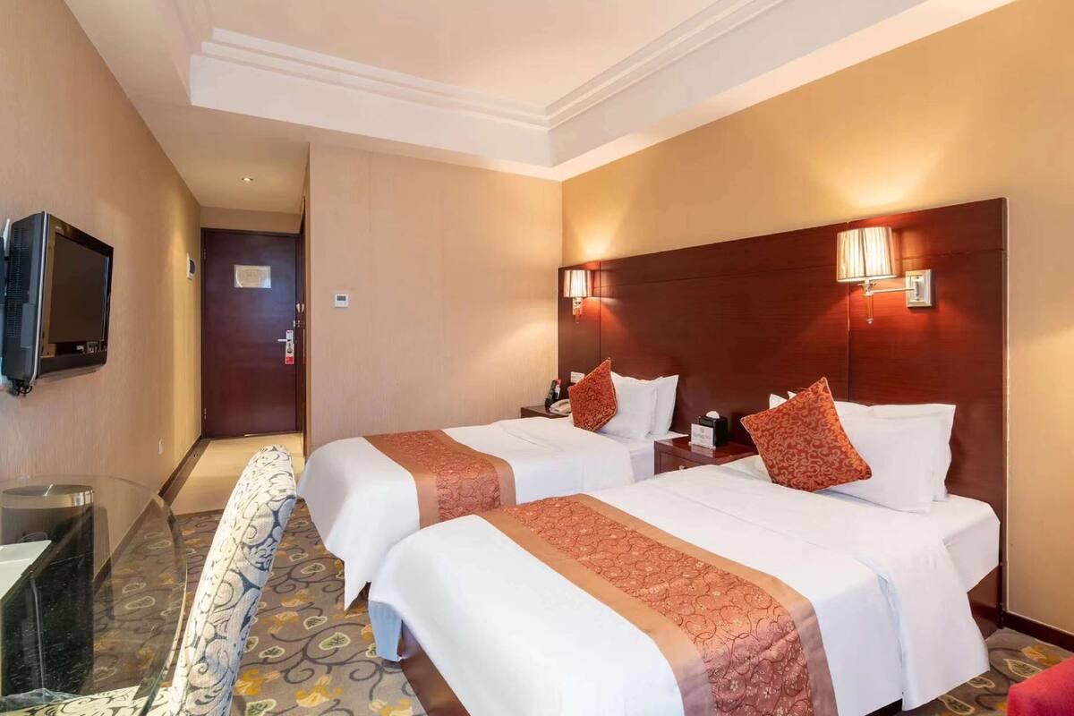 Room, 2 Twin Beds, Non Smoking | In-room safe, desk, iron/ironing board, rollaway beds (surcharge)