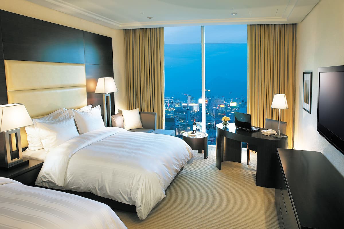 In-room safe, desk, soundproofing, free WiFi