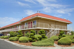 Exterior - Days Inn by Wyndham Turlock (Turlock)