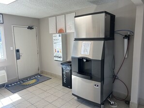 Laundry room - Days Inn by Wyndham Turlock (Turlock)