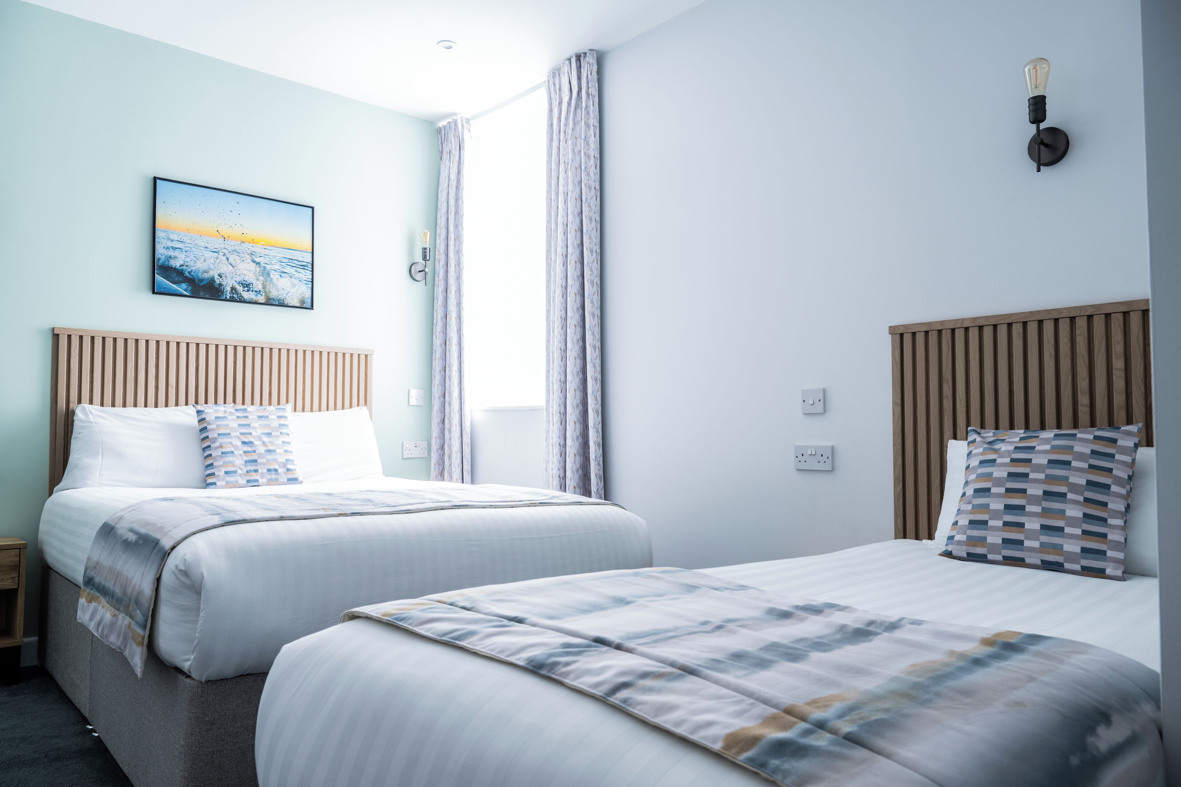 standard twin room | 1 bedroom, individually decorated, individually furnished, desk