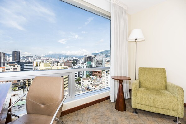 View from room - Holiday Inn Express Quito by IHG (Quito)
