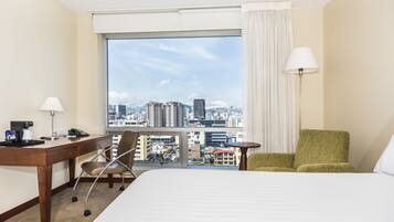 1 bedroom, Egyptian cotton sheets, premium bedding, down duvets