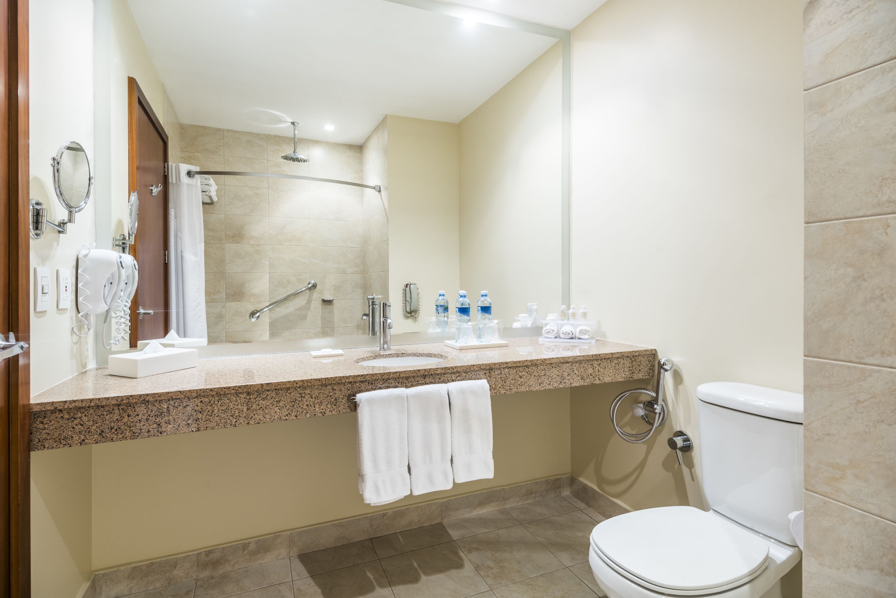 Photo - Holiday Inn Express Quito by IHG