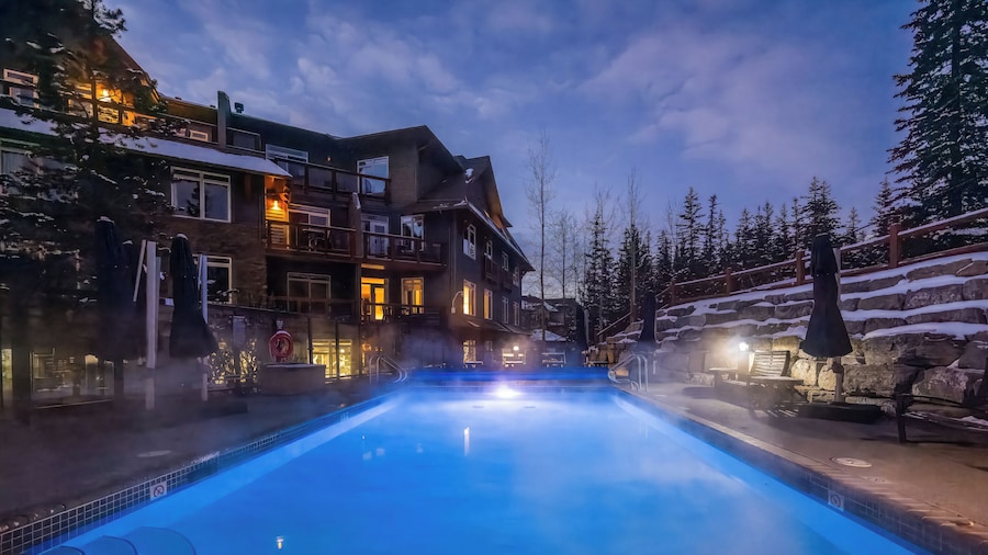 Blackstone Mountain Lodge by CLIQUE