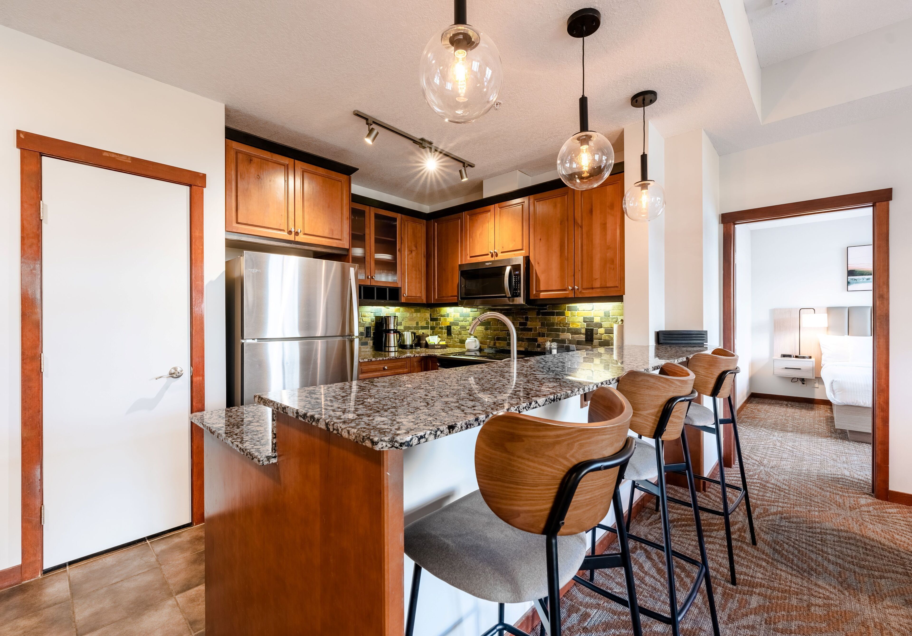 premium suite, 2 bedrooms, mountain view | private kitchen | fridge, coffee/tea maker, electric kettle