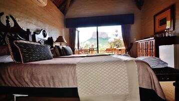 Minibar, Zimmersafe, laptopgeeigneter Arbeitsplatz, BettwÀsche