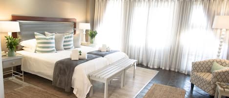 In-room safe, desk, laptop workspace, blackout curtains