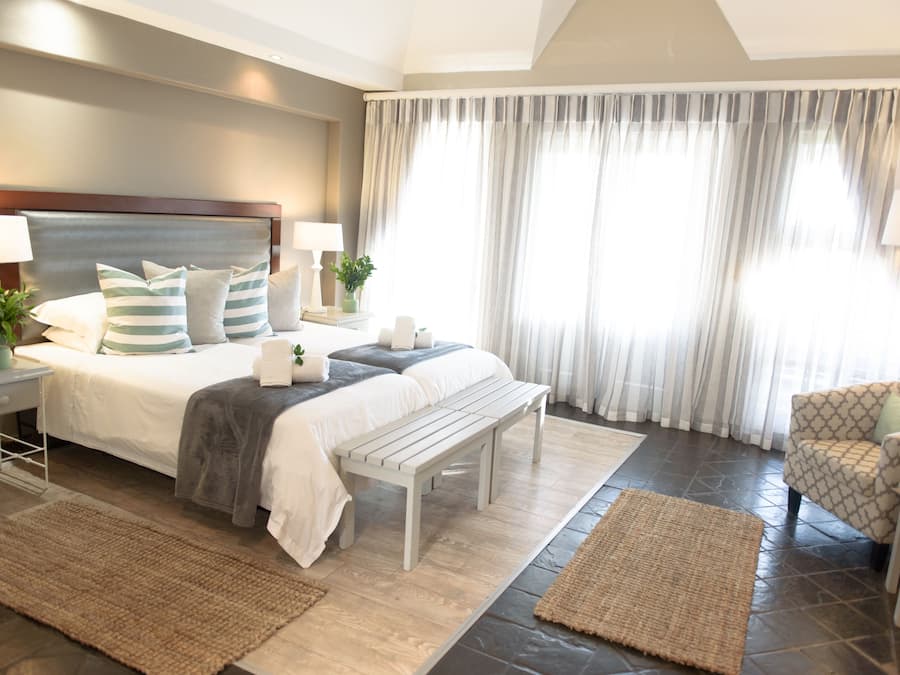 Standard Room | In-room safe, desk, laptop workspace, blackout drapes