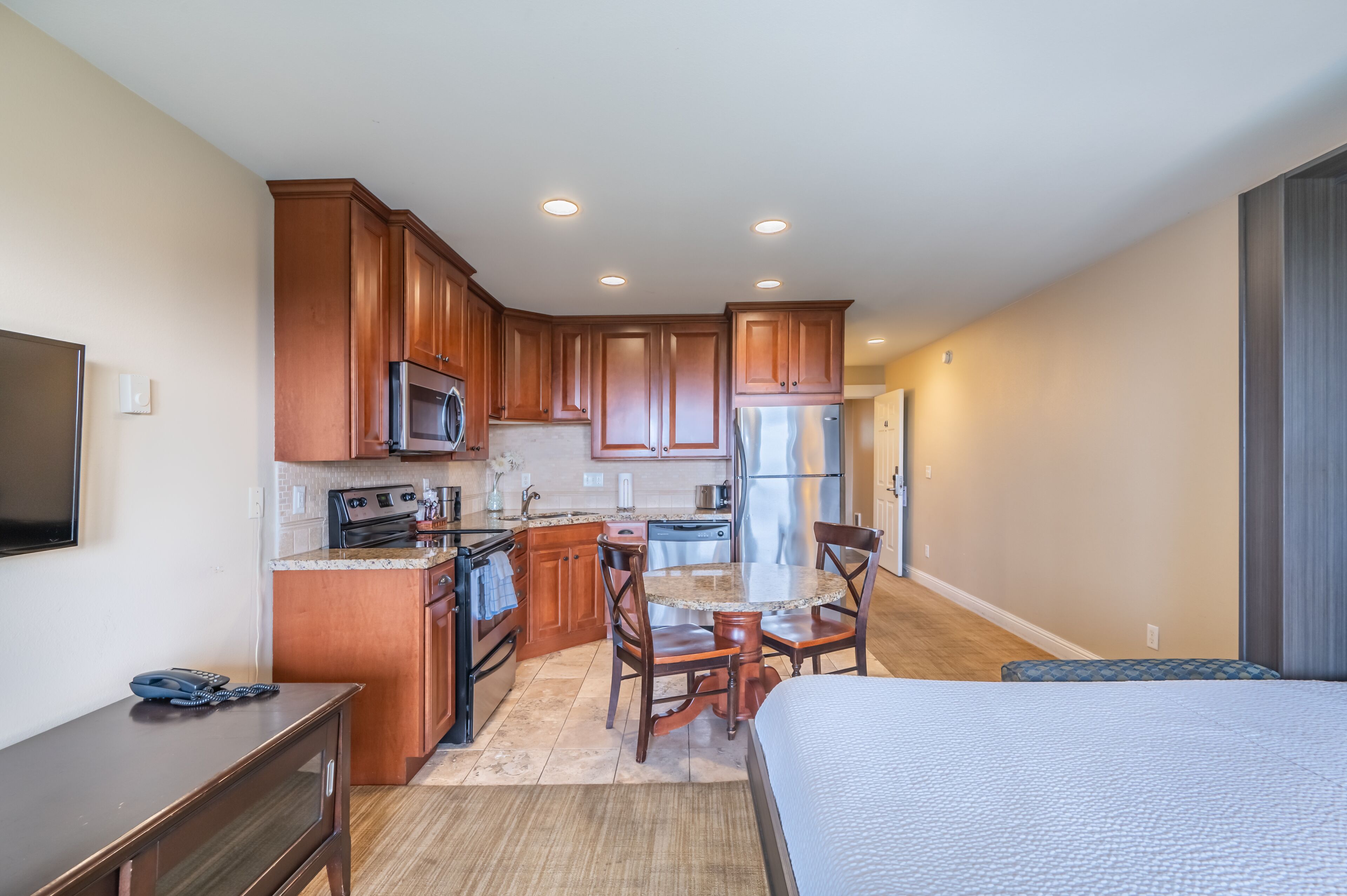 condo, kitchen, oceanfront (lower level) | private kitchen | coffee/tea maker