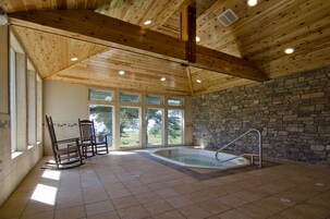 Bañera de hidromasaje interior