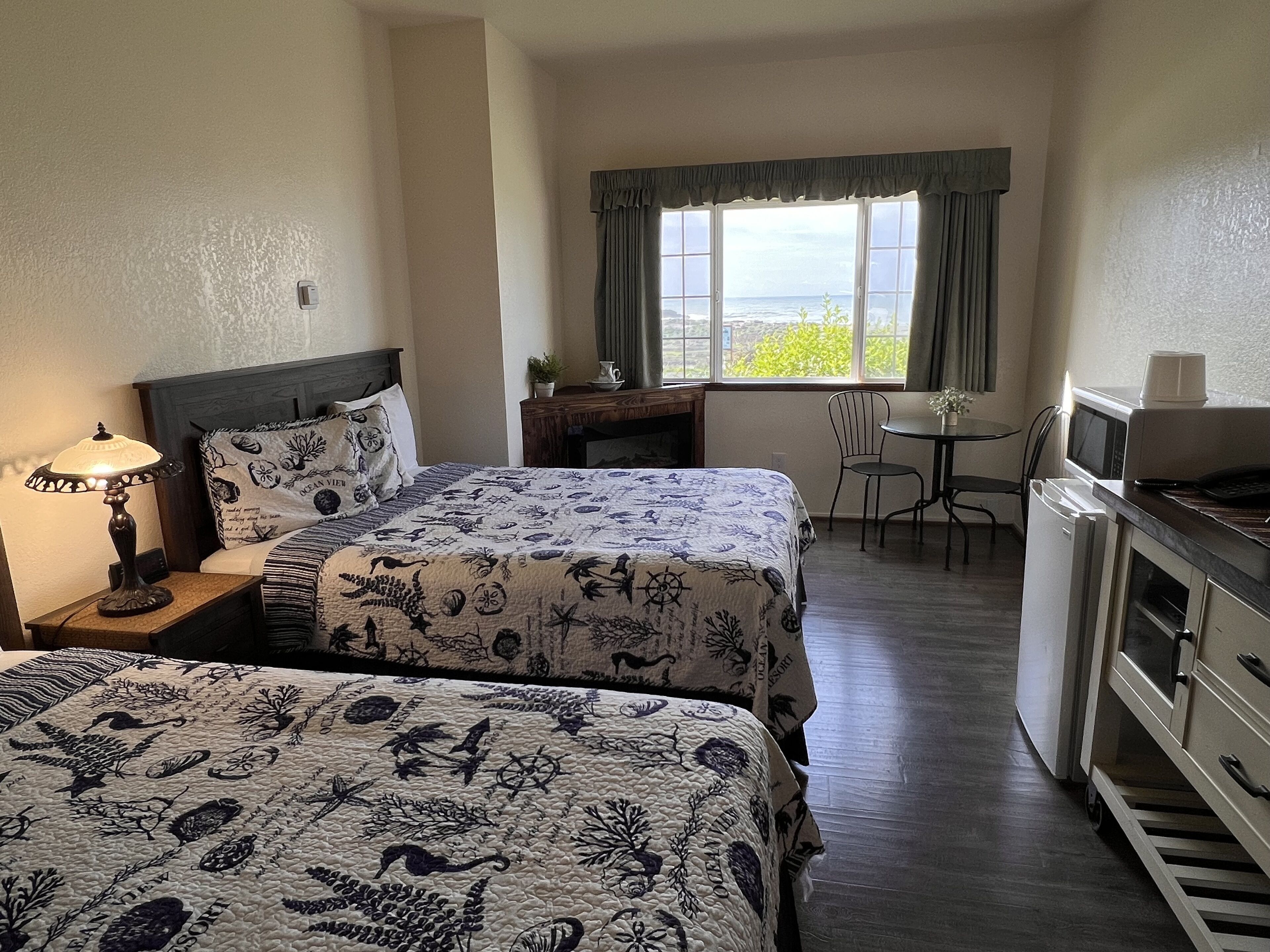 double room, ocean view | individually furnished, free wifi, bed sheets