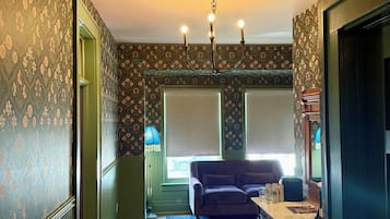 Kahden hengen deluxe-huone (Suite 2 Bed) | Ilmainen Wi-Fi, vuodevaatteet