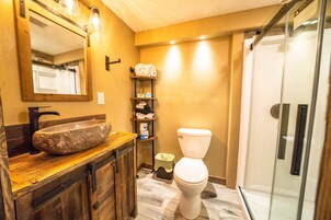 Double Room, Ensuite (Room 11 Miners suite) | Bathroom
