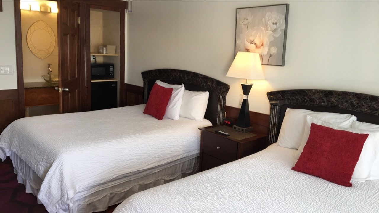 Double Room, Non Smoking (No Pets Allowed) 2 Double Beds | 高級寢具、免費 Wi-Fi、床單、鬧鐘